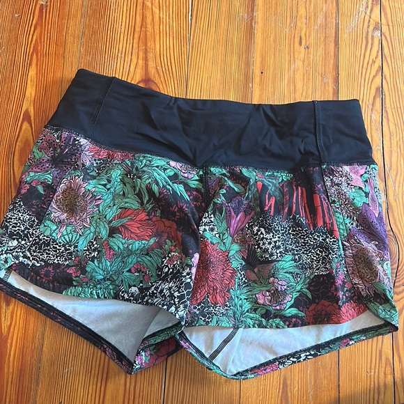 Lululemon shorts - Picture 1 of 3